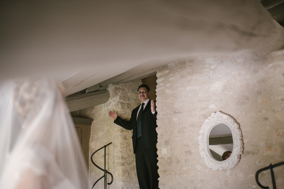 Dad seeing bride for the first time at Bastide de Marie 