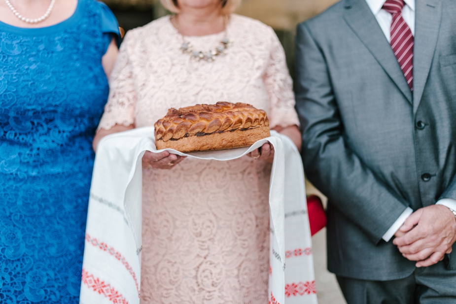 homemade russian bread for wedding ceremony
